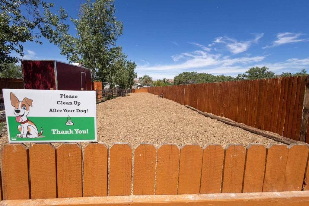 Desert Glamping Getaway Near Moab Arches Villa Exterior photo