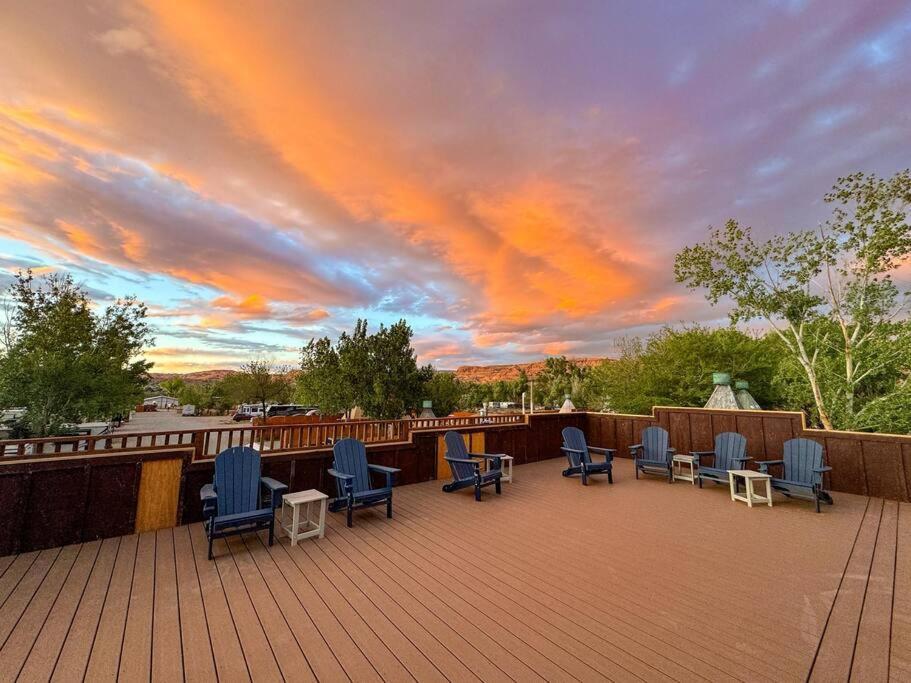 Desert Glamping Getaway Near Moab Arches Villa Exterior photo