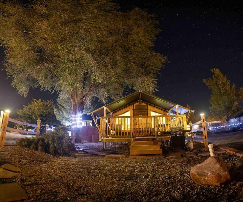 Desert Glamping Getaway Near Moab Arches Villa Exterior photo